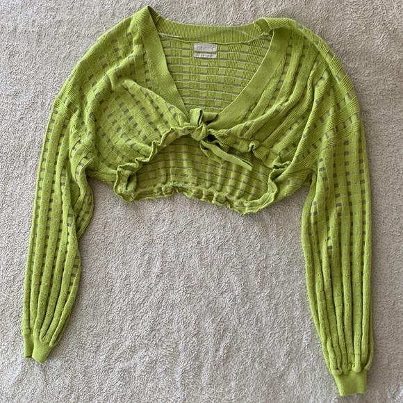 🌸Urban Outfitters | Tie Front Crop Top - Picture 2 of 4